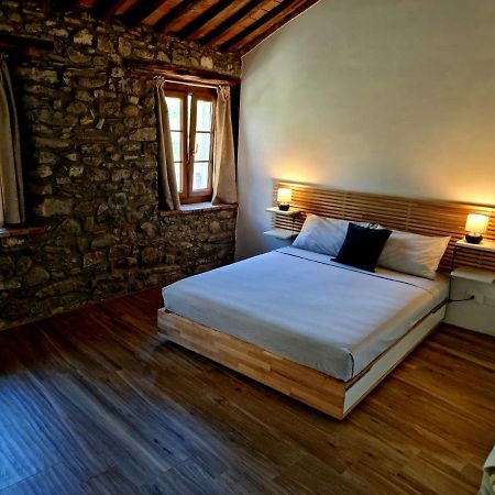 Вилла Agriturismo Il Castello Борго-а-Моццано Экстерьер фото